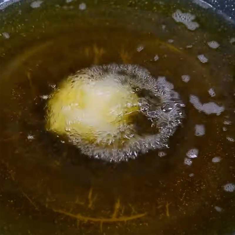 Chiên bánh khoai lang sữa tươi