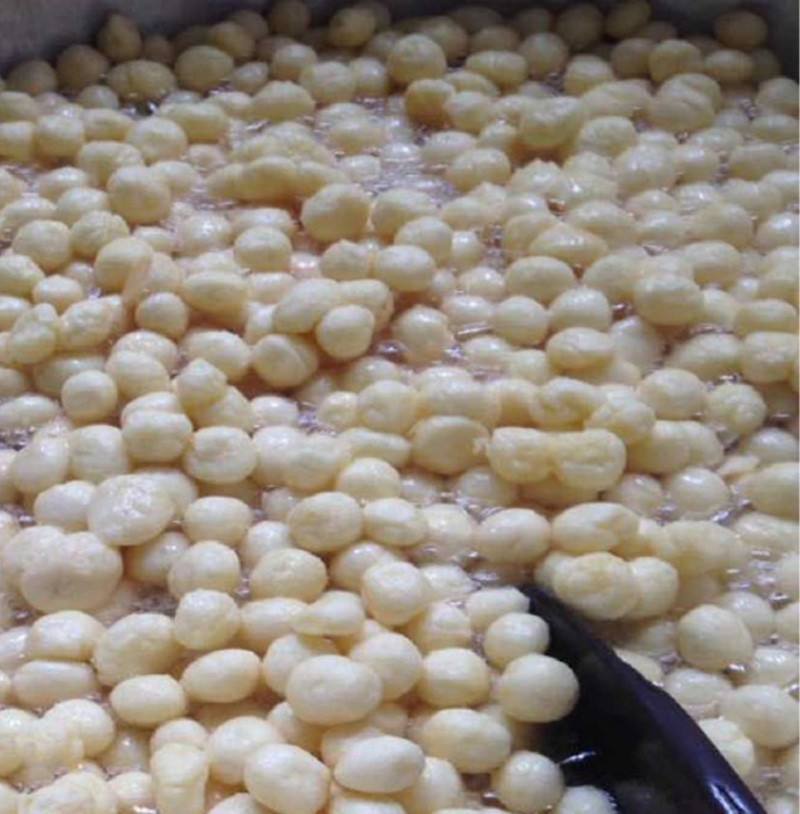 chiên bánh nhãn vàng giòn đều