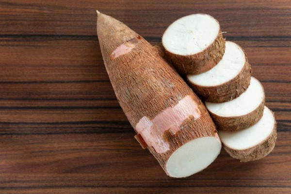 Chọn củ khoai mì tươi ngon để làm bánh