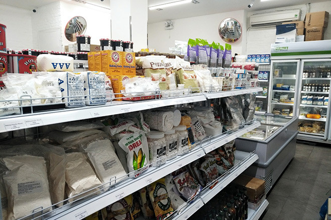 Cửa hàng DVP Market, chuyên cung cấp sỉ nguyên liệu và thiết bị làm bánh