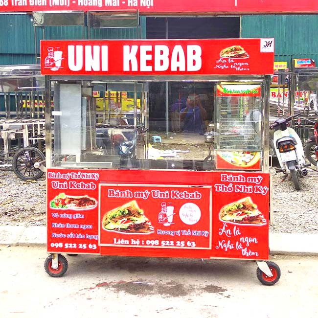 Decal dán xe bánh mì chữ nổi 3D, tạo hiệu ứng thị giác mạnh mẽ và sang trọng.