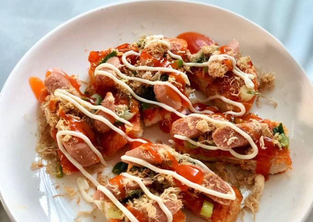 Giá bánh mì nướng muối ớt Sài Gòn rất phải chăng