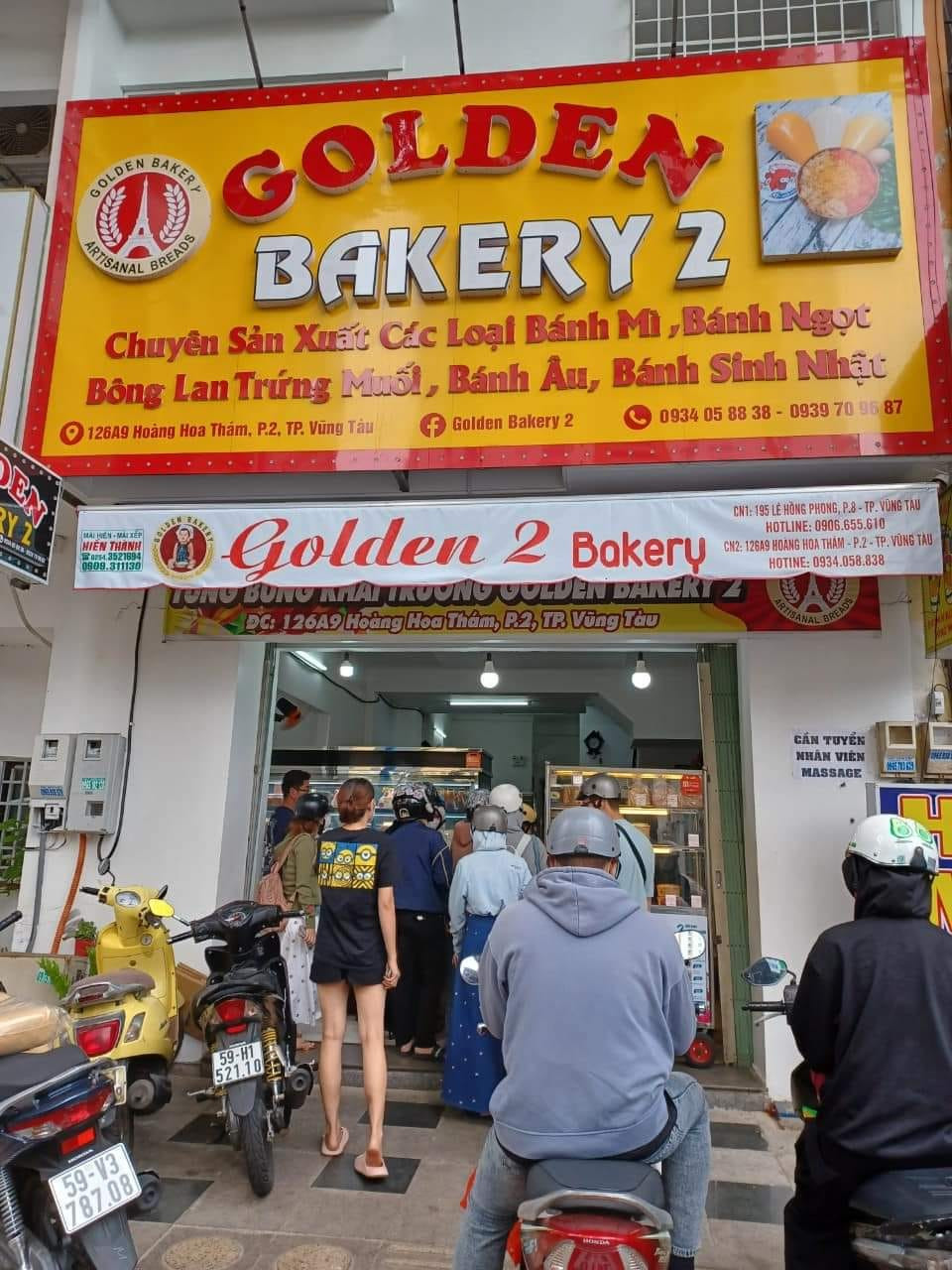 Golden Bakery – Thương hiệu bánh bông lan trứng muối uy tín