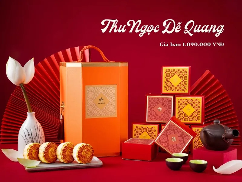 Hộp bánh trung thu Bảo Ngọc Thu Ngọc Đế Quang màu đỏ đô và vàng quyền quý