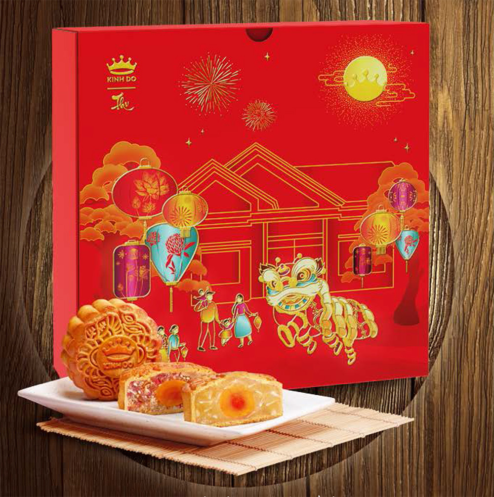 Hộp bánh trung thu Kinh Đô với nhiều vị truyền thống, gợi nhớ thời hạn sử dụng 3 tháng thông thường.