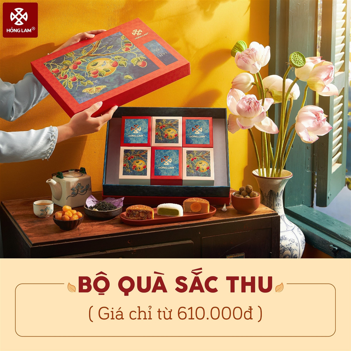 Hộp quà tặng bánh trung thu Sắc Thu với bánh nướng, bánh dẻo và ô mai truyền thống