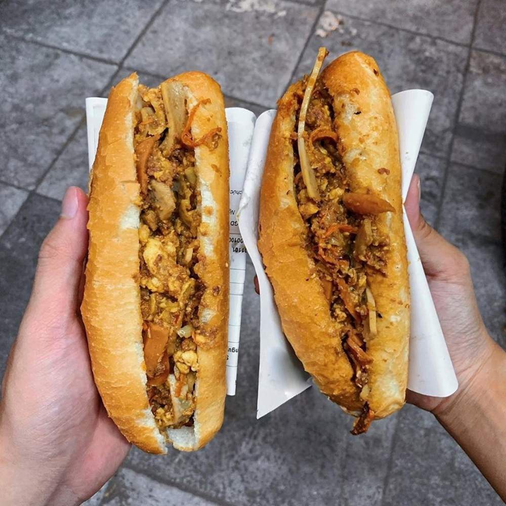 Hương vị bánh mì dân tổ Hà Nội đậm đà khó quên