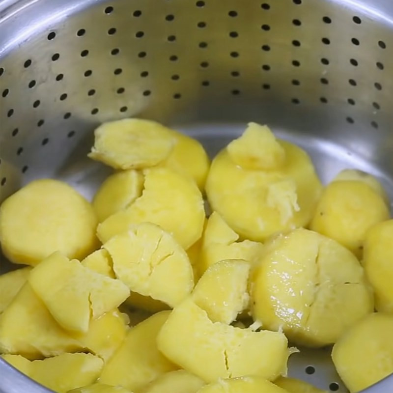 Khoai lang hấp chín