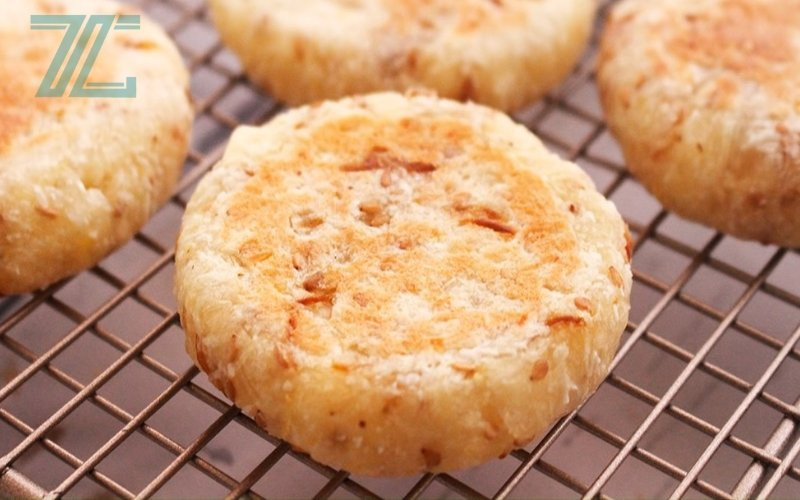 Khoai mì tươi nguyên liệu chính để làm bánh khoai mì nướng.