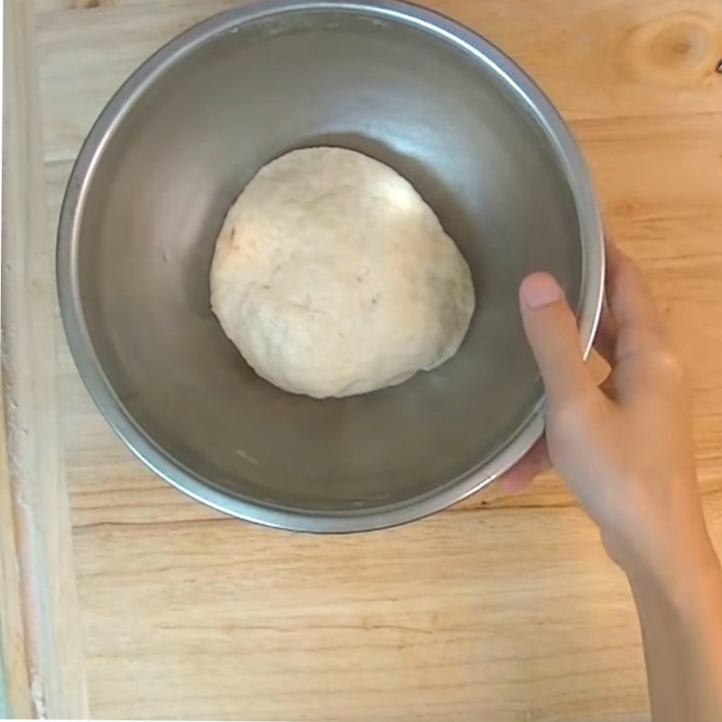 Khối bột mì sau khi được nhồi mịn và ủ đúng chuẩn cho vỏ bánh bao