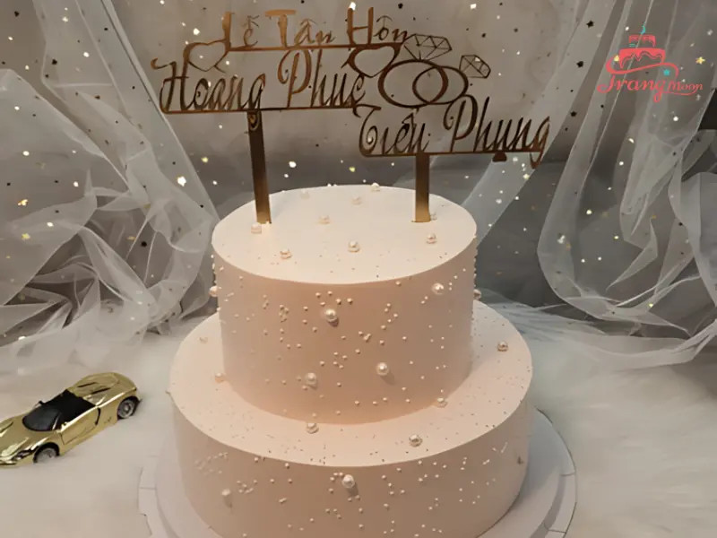 Mẫu bánh kem đám cưới đính ngọc trai sang trọng, lấp lánh