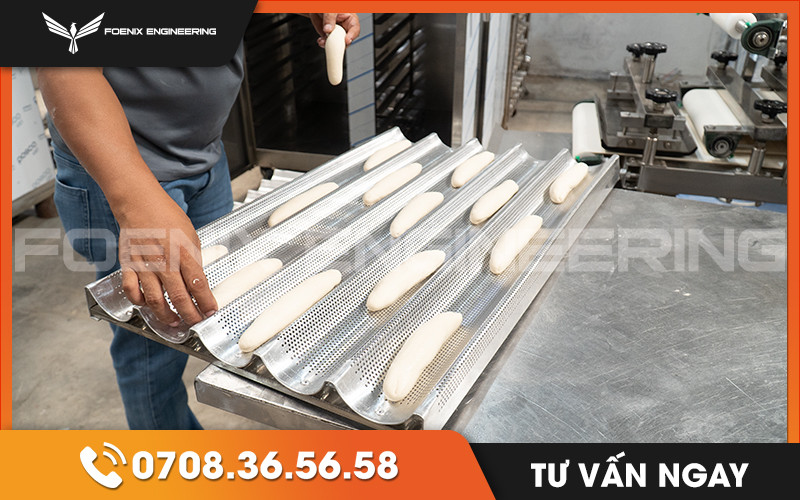 Máy se bột chuyên dụng giúp tạo hình bánh mì đặc ruột nhanh gọn và đẹp mắt