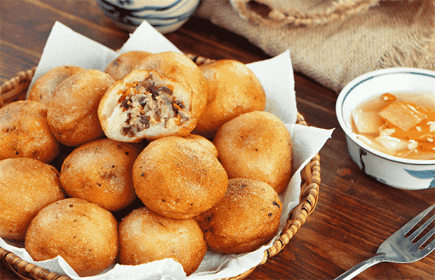 món bánh bao chiên vàng giòn hấp dẫn