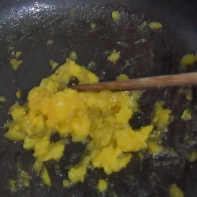 Mứt dứa đã sên xong, đặc sánh