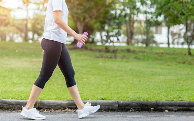 Người tập thể dục để đốt cháy calo sau khi ăn bánh trung thu, quản lý trọng lượng bánh