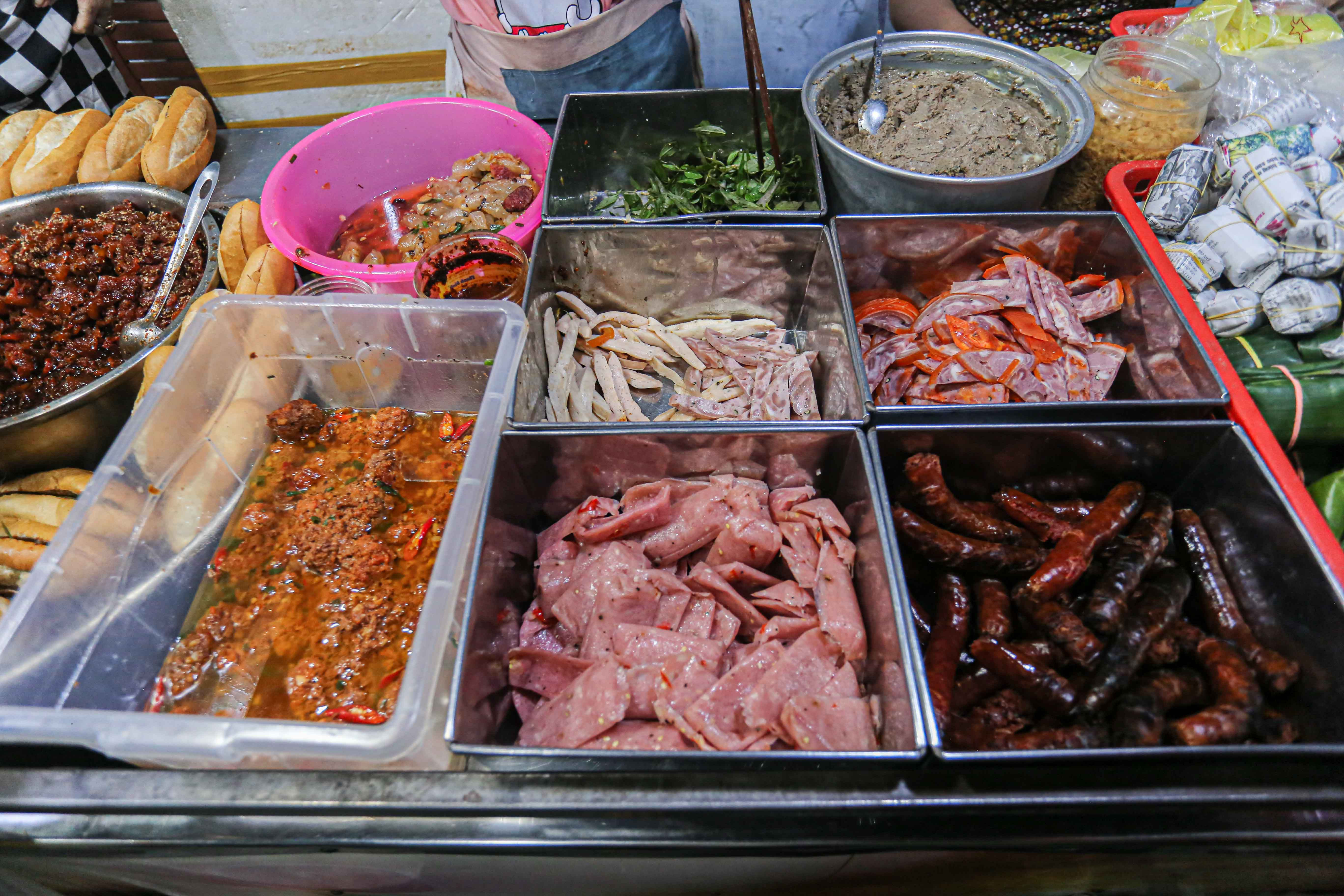 Nhân bánh mì O Tho Huế phong phú với hương vị đặc trưng cố đô