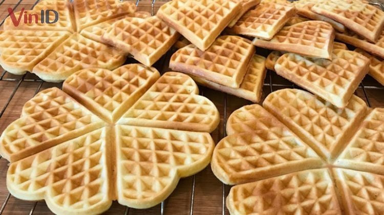 Những chiếc bánh tổ ong nước cốt dừa thơm lừng, có màu vàng nhạt đẹp mắt