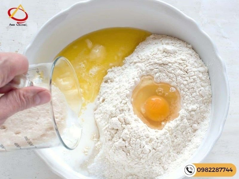 Quá trình trộn bột để làm bánh mì