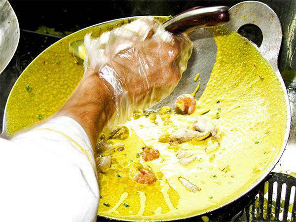 Rán bánh xèo miền Bắc giòn tan