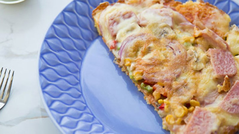Tái chế cơm nguội thành món pizza ngon tuyệt