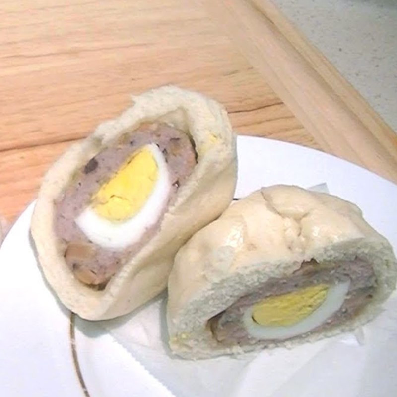 Thành phẩm bánh bao tự làm từ bột mì, vỏ trắng mịn, nhân đầy đặn