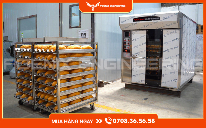 Thành phẩm bánh mì vàng giòn từ lò nướng xoay, minh họa chất lượng khi đầu tư đúng thiết bị