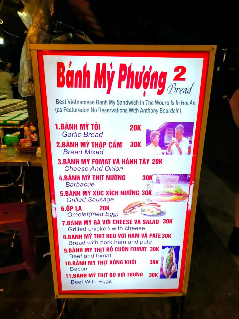 Thực đơn của Bánh Mì Phượng Hội An, nơi du khách có thể lựa chọn hương vị bánh mì ngon nhất theo phong cách Anthony Bourdain.