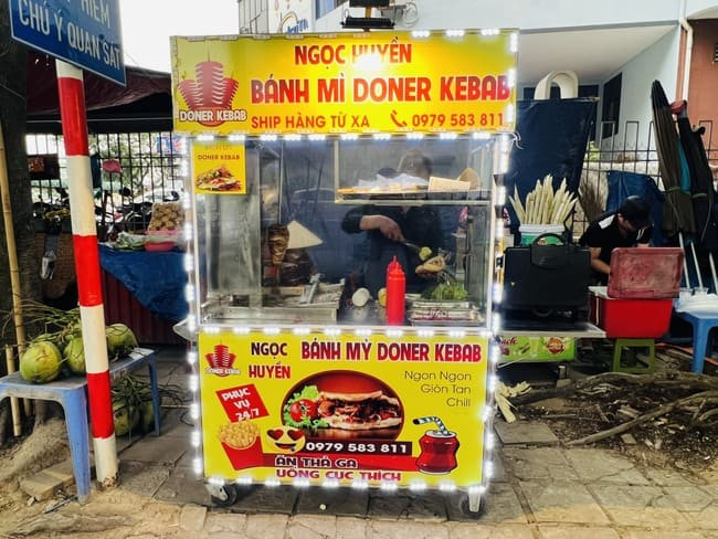 Xe đẩy bán bánh mì thịt nướng tiện lợi, tiết kiệm chi phí