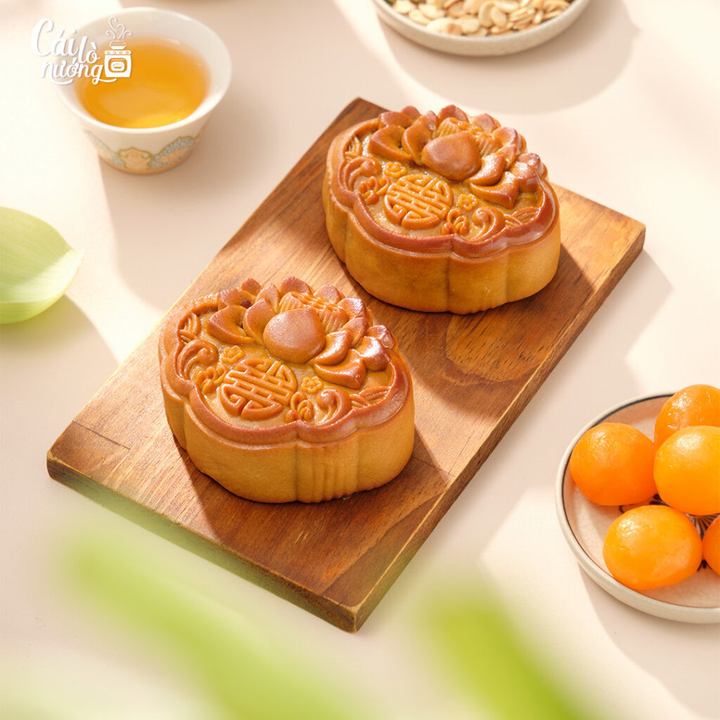 Ảnh bánh Trung thu đẹp nhân xá xíu thượng hạng với họa tiết hoa sen tinh xảo