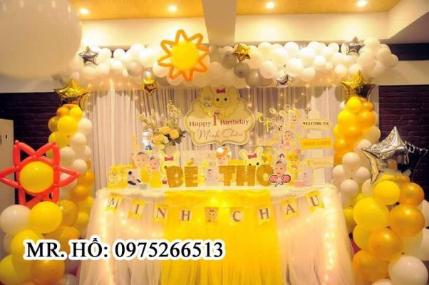 Backdrop sinh nhật lấp lánh với nhiều loại bóng bay