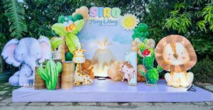 Background sinh nhật bé trai chủ đề safari với backdrop tròn, động vật rừng
