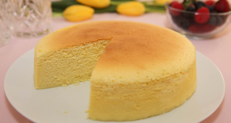 Bánh bông lan sau khi nướng