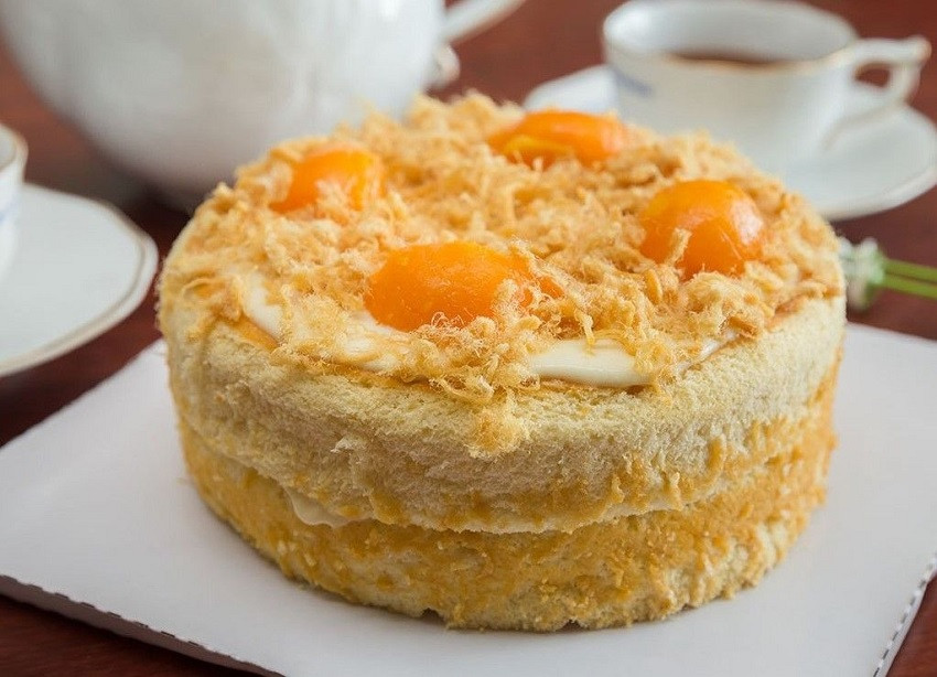 Bánh bông lan trứng muối phô mai tan chảy