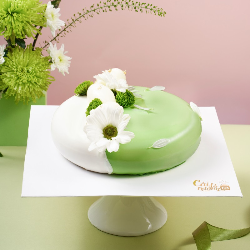 Bánh entremet bơ và hoa cúc cho bé trai 10 tuổi, độc đáo