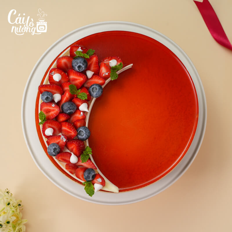 Bánh Flan Gato Berry Mix sang trọng với hỗn hợp trái cây tươi mọng