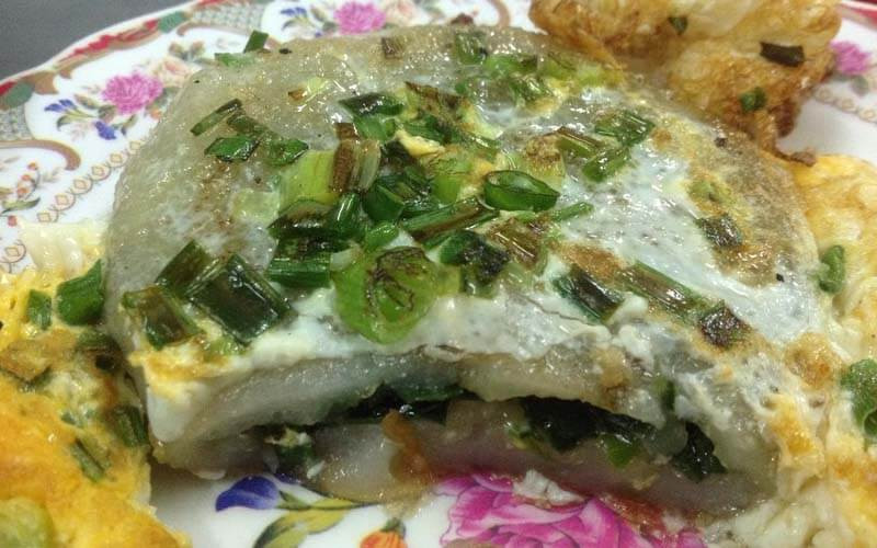 Bánh hẹ chiên hấp dẫn của người Hoa, vỏ bánh từ bột gạo