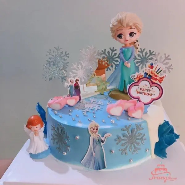 Bánh kem chủ đề Elsa màu xanh tuyệt đẹp cho tiệc sinh nhật