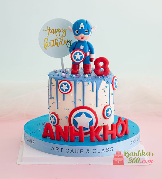 Bánh kem Superman bay lượn giữa các tòa nhà
