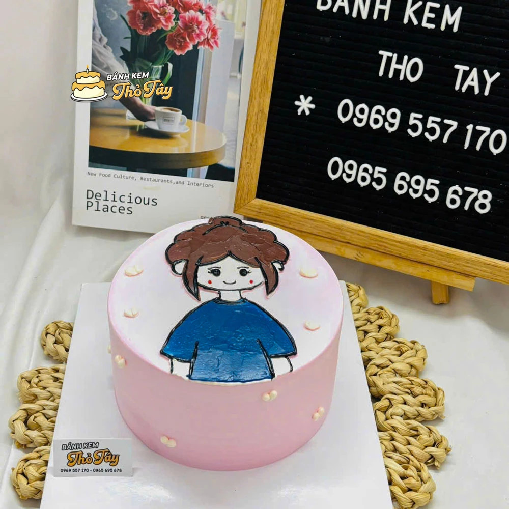 Bánh kem vẽ hình cô gái màu hồng đẹp mắt