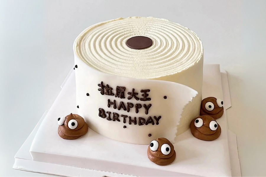Bánh kem với hình ảnh in ngộ nghĩnh, một ý tưởng quà sinh nhật hài hước từ Khiết Minh Bakery