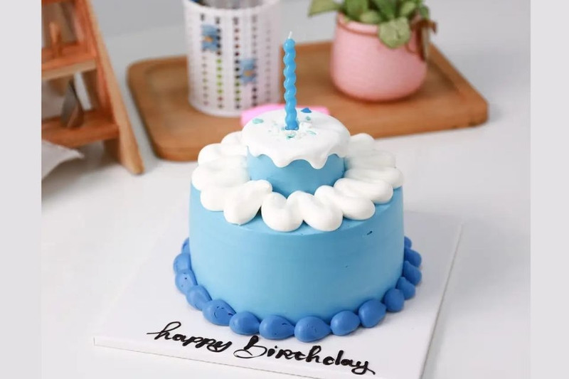 Bánh kem xanh dương đơn giản mà sang trọng cho bố