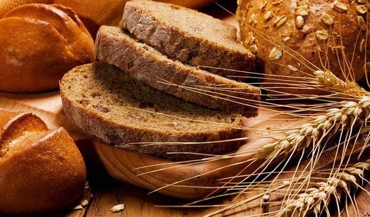 Bánh mì đen nguyên cám giàu dinh dưỡng và ít calo, hỗ trợ kiểm soát cân nặng hiệu quả