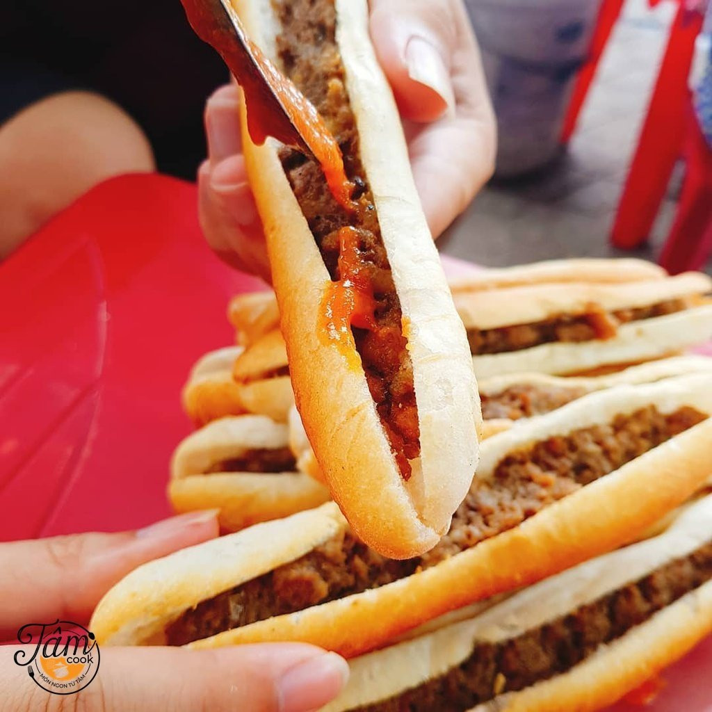 Bánh mì que Hải Phòng truyền thống thơm ngon