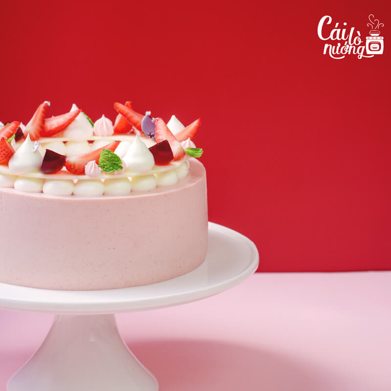 Bánh mousse ổi hồng chanh dây mang hương vị nhiệt đới, trang trí đẹp mắt phù hợp làm bánh sinh nhật hoa quả đẹp