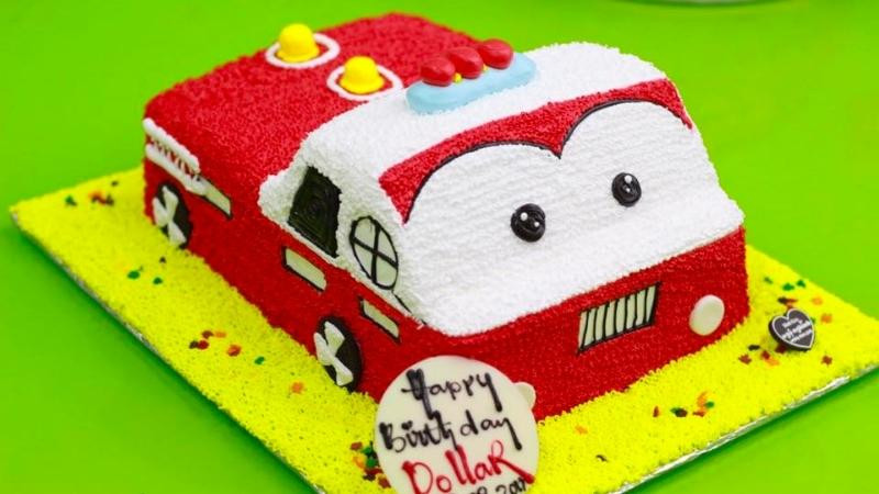 Bánh sinh nhật cho bé trai hình xe cứu hỏa 3D
