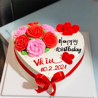 Bánh sinh nhật cho chồng đẹp hình trái tim rực lửa lãng mạn