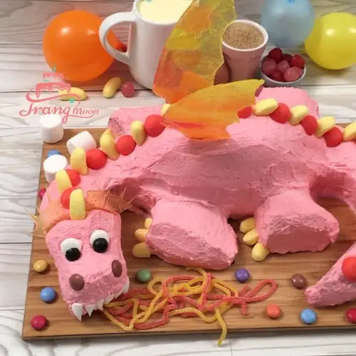 Bánh sinh nhật con rồng trang trí kem tươi sắc xanh ngộ nghĩnh