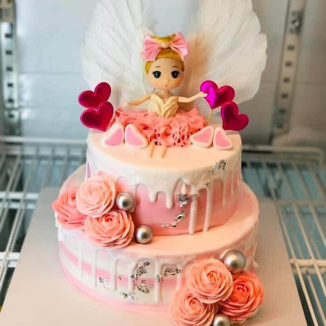 Bánh sinh nhật công chúa Barbie nhiều tầng