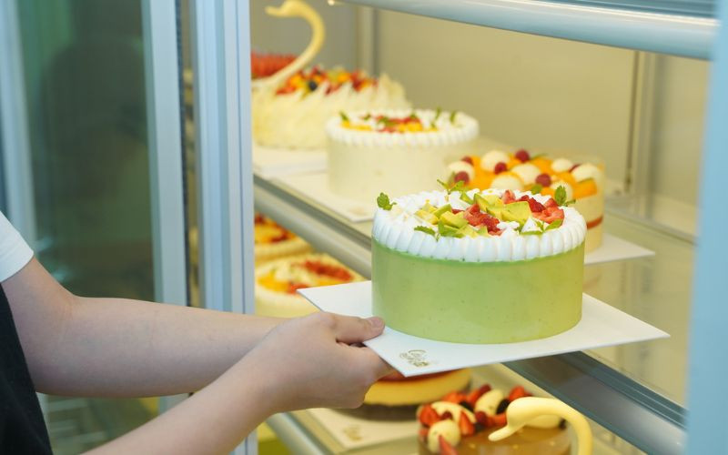 bánh sinh nhật đẹp đơn giản với trái cây tươi