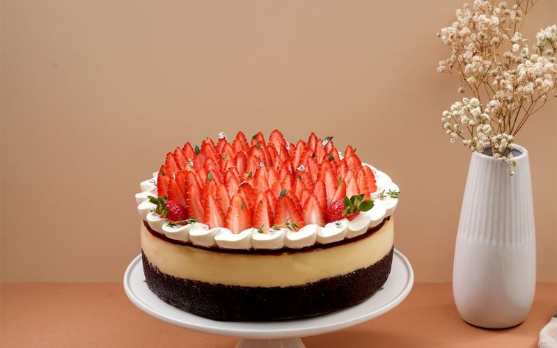 bánh sinh nhật flan gato dâu tây thanh lịch